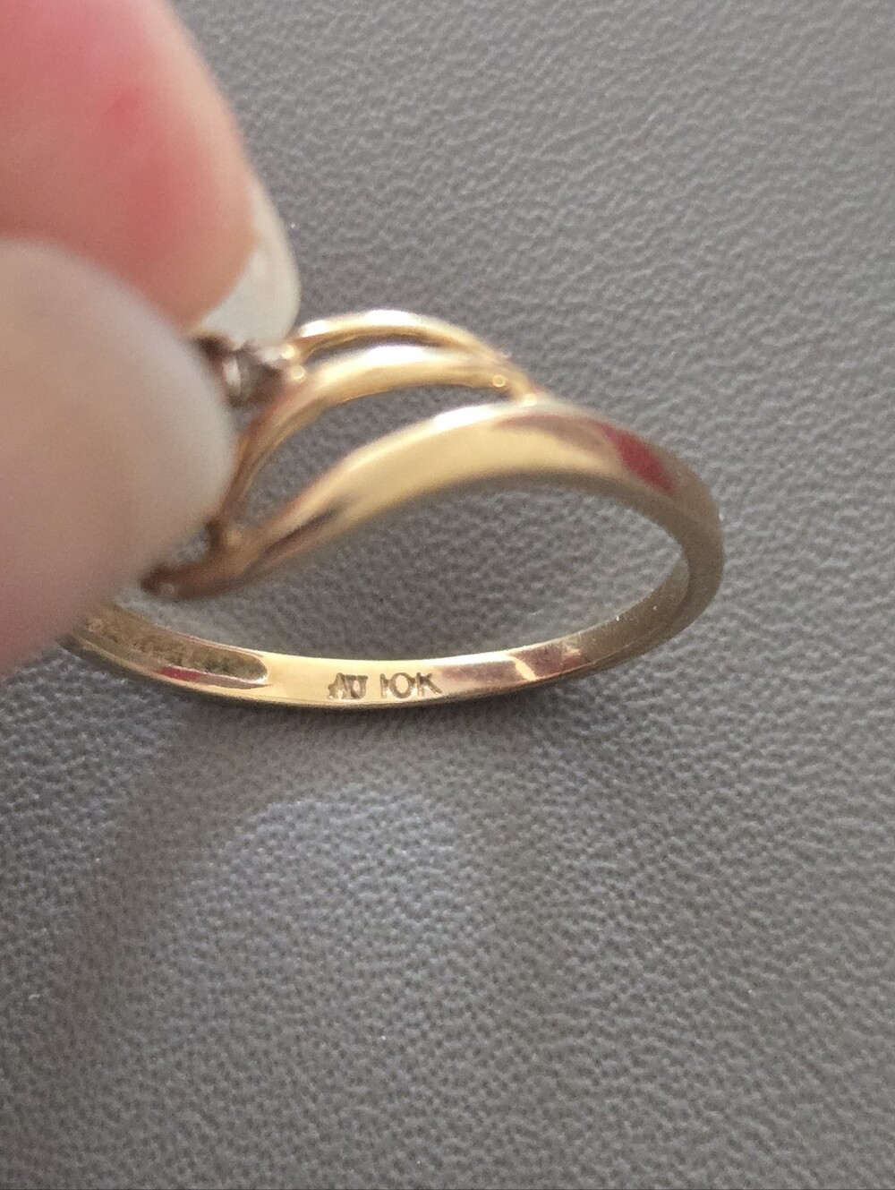 Vintage 10K Yellow Gold Oval Emerald Ring - Picture 3 of 3